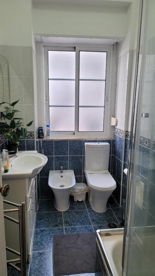 Room Atalaia- Ideal For Single Lisboa Eksteriør billede